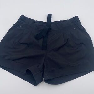 lululemon Black woven Women's cuffed shorts, 3” inseam size 4